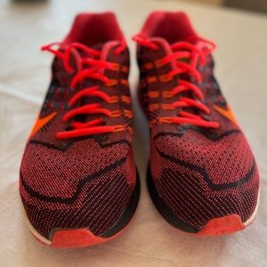 Mens Nike Zoom Tennis Shoe, size 13